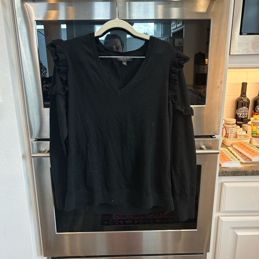 Banana Republic 100% merino wool Sweater with Ruffle Accents, GUC